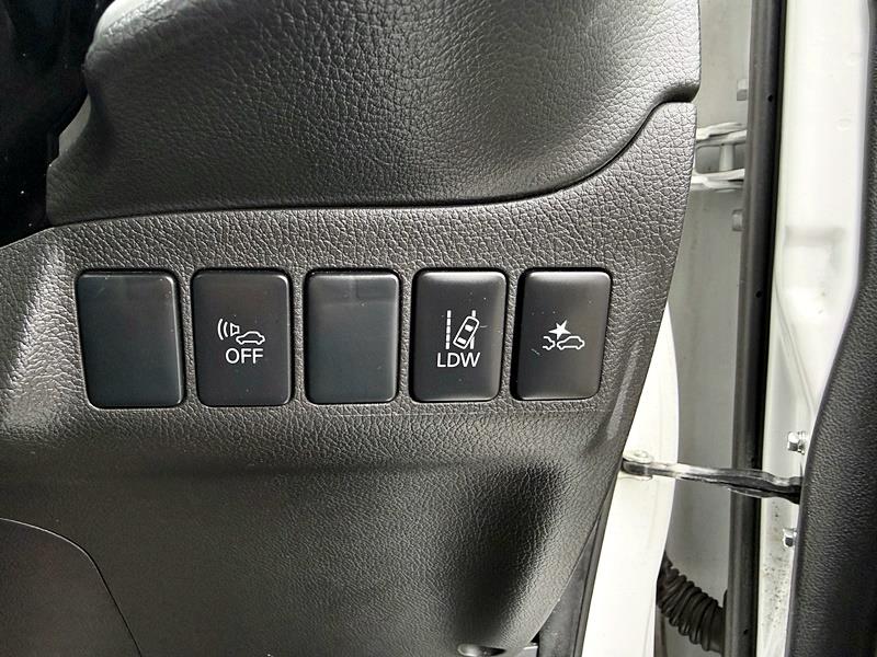 2015 Mitsubishi Outlander PHEV 4WD Carousel 6