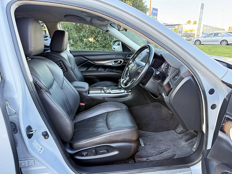 2013 Nissan Fuga 250GT Carousel 2