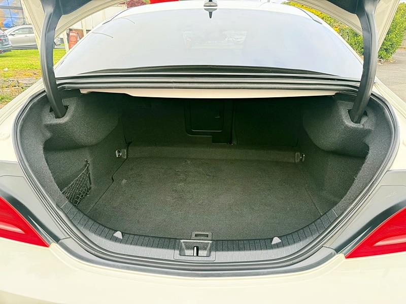 2014 Mercedes-Benz CLA 180 Carousel 1