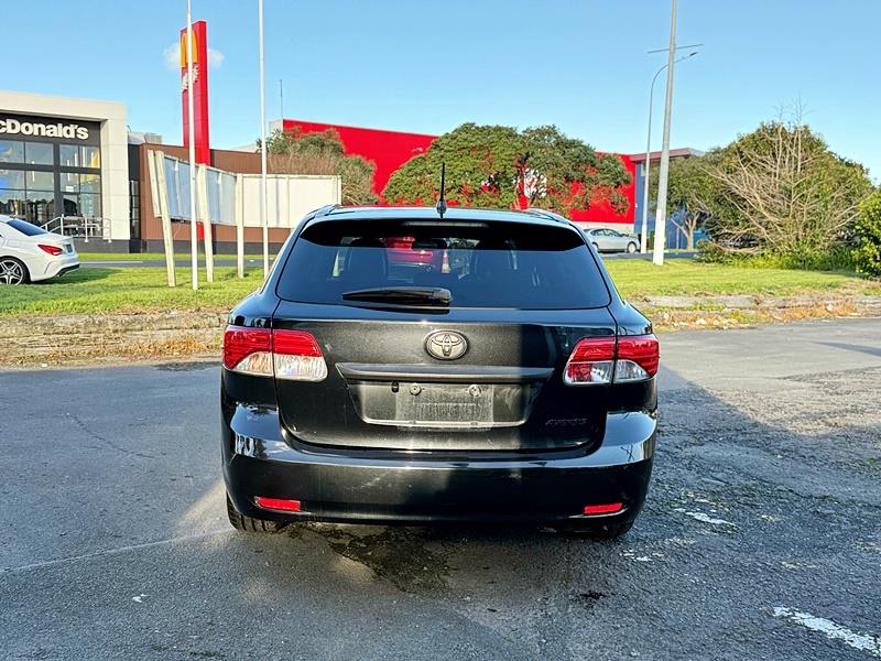 2013 Toyota Avensis Wagon Carousel 13