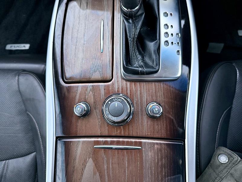 2013 Nissan Fuga 250GT Carousel 5