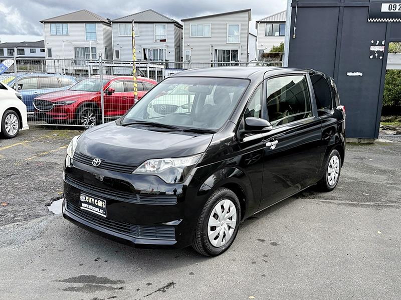 2015 Toyota Spade G Carousel 16