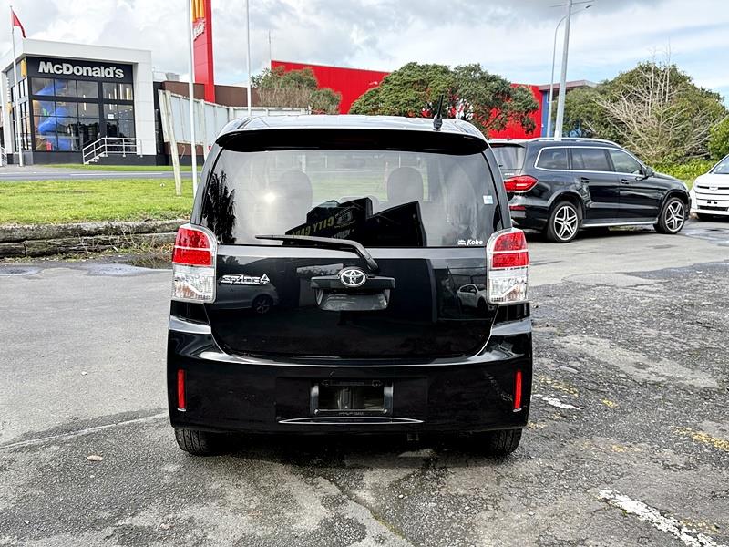 2015 Toyota Spade G Carousel 13