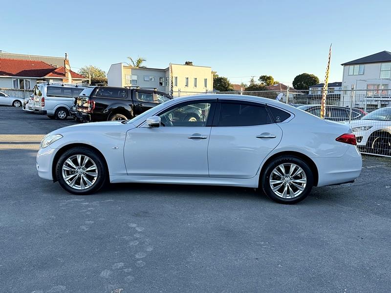 2013 Nissan Fuga 250GT Carousel 15
