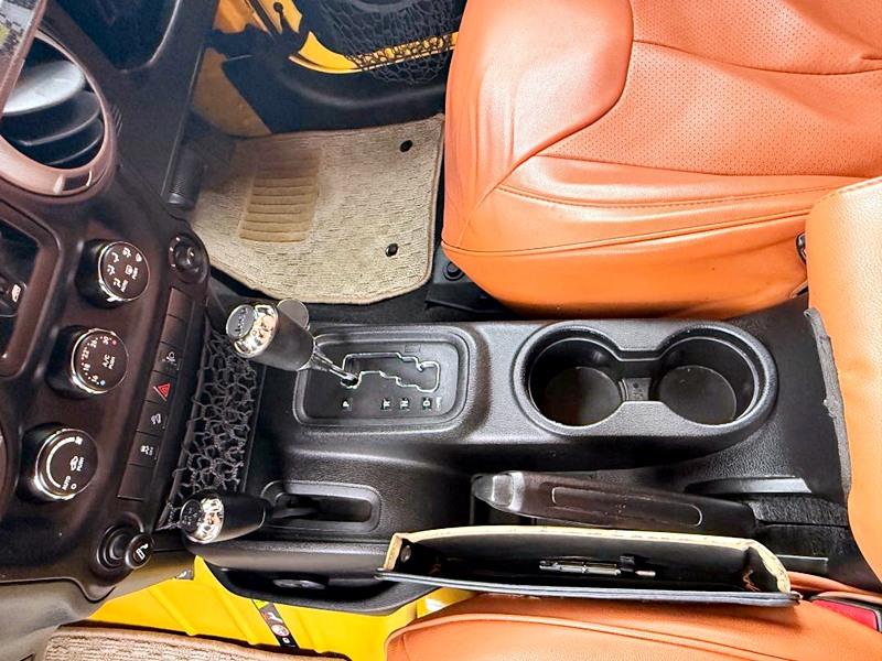 2015 Jeep Wrangler Unlimited Sport 4WD Carousel 7