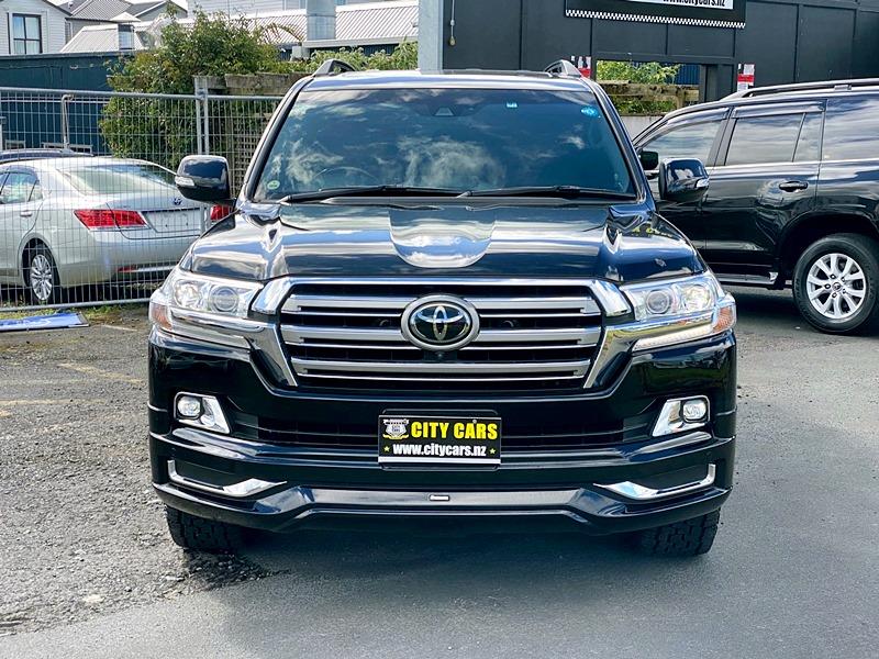 2020 Toyota Land Cruiser ZX Carousel 11