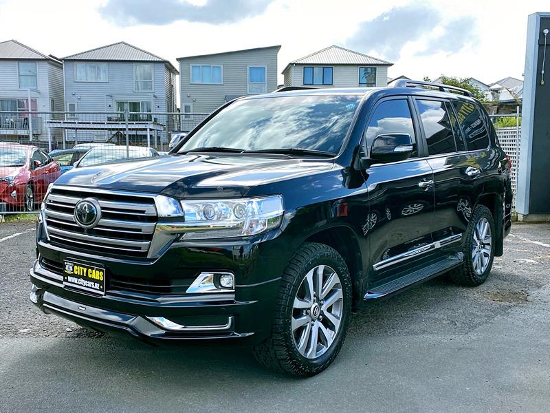 2020 Toyota Land Cruiser ZX Carousel 10