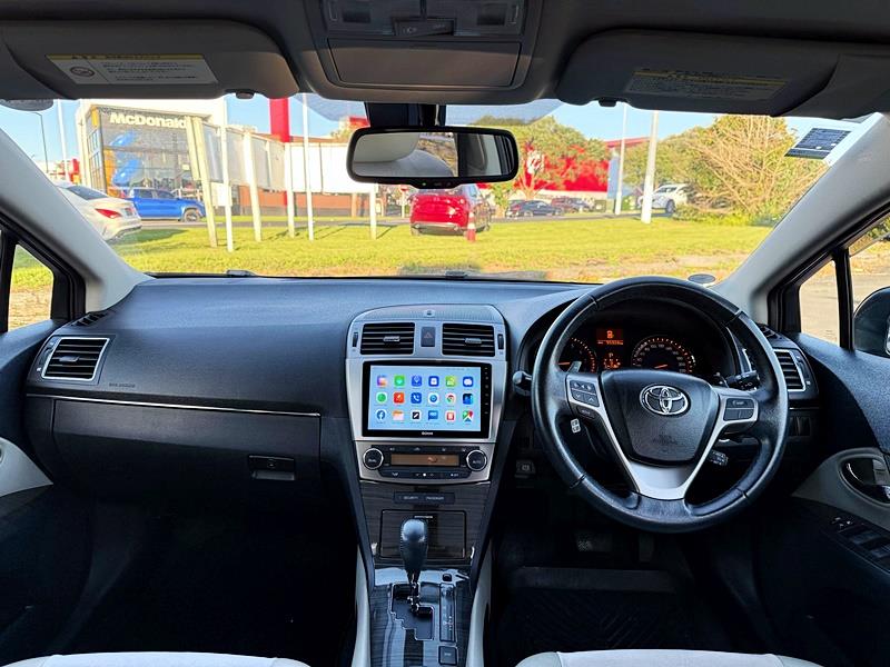 2013 Toyota Avensis Wagon Carousel 4