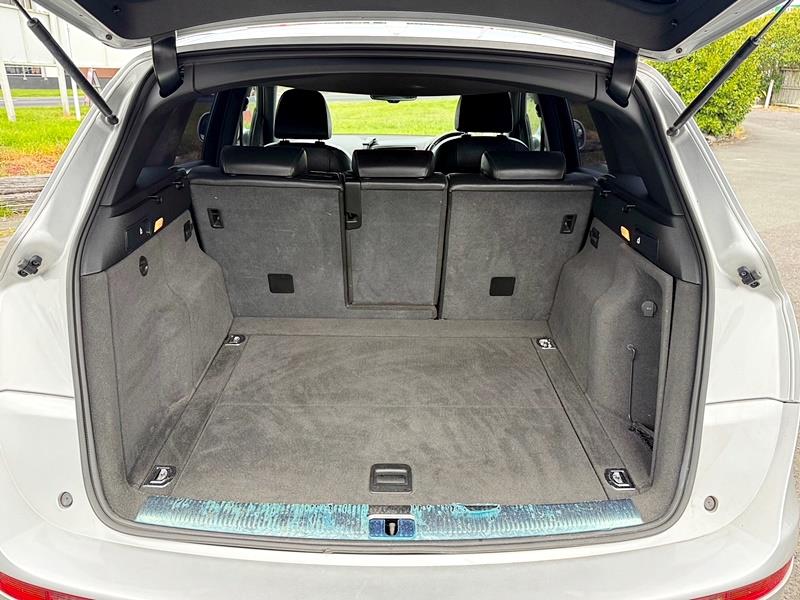 2010 Audi Q5 Carousel 1