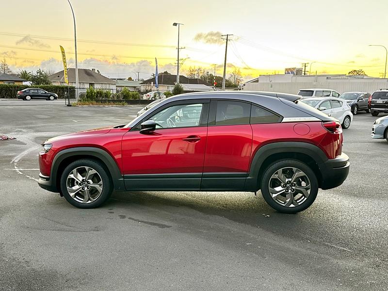 2021 Mazda MX-30 e-Skyactiv G Carousel 17