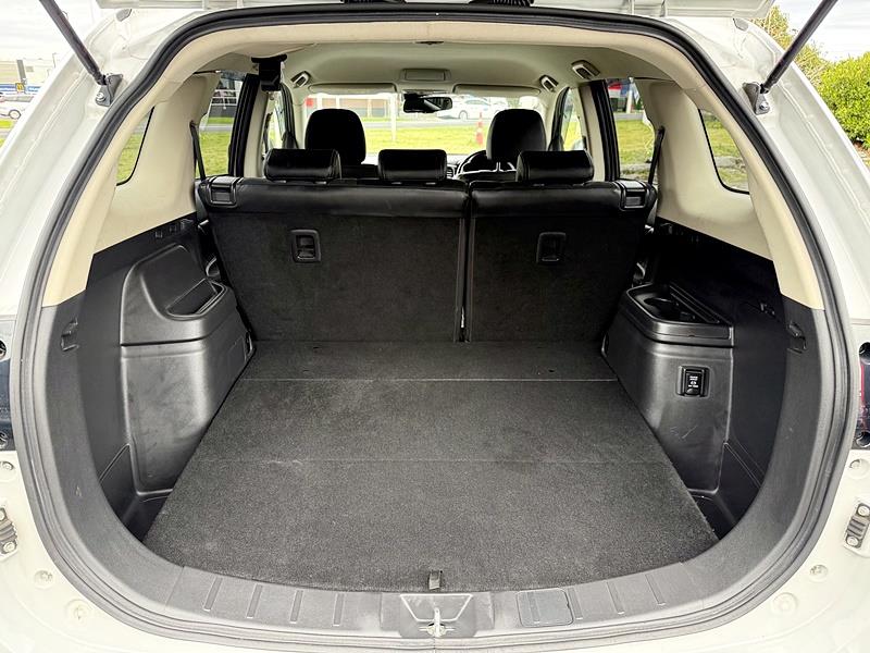 2015 Mitsubishi Outlander PHEV 4WD Carousel 1