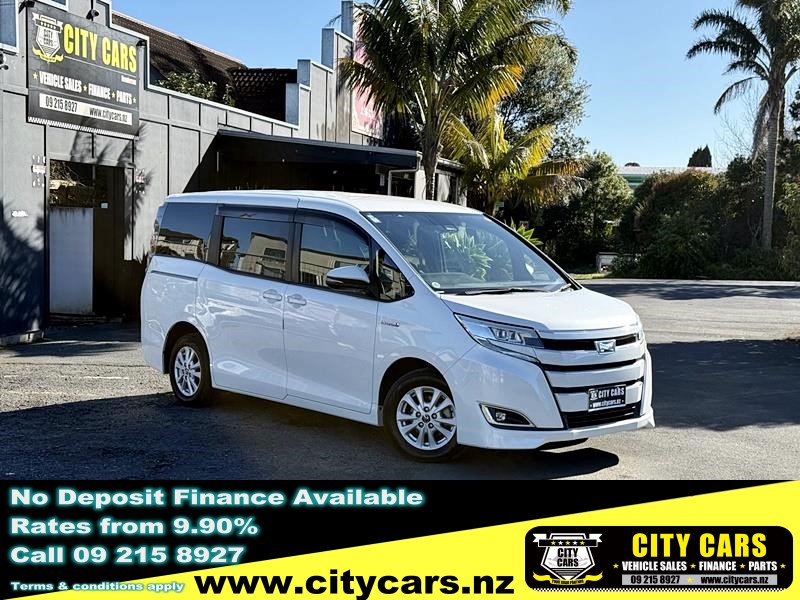 2017 Toyota Noah Hybrid