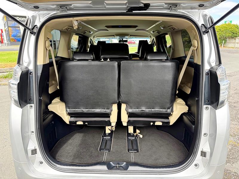 2017 Toyota Vellfire 2.5 8 Seater Carousel 1