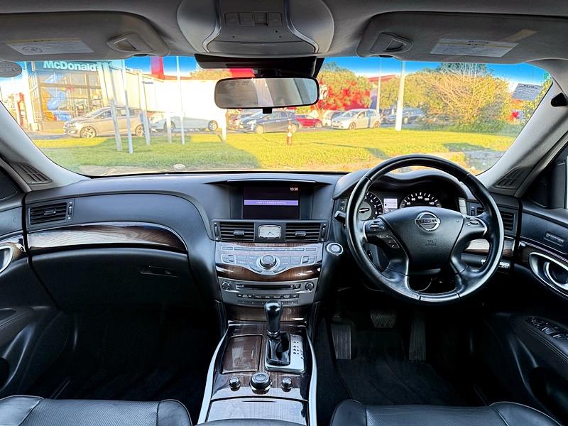 2013 Nissan Fuga 250GT Carousel 3