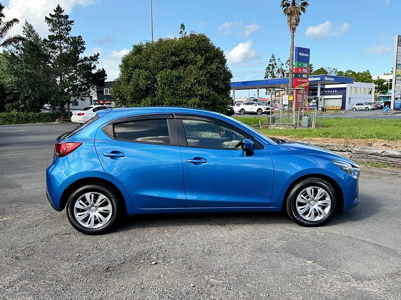 2016 Mazda Demio 13S Carousel 9