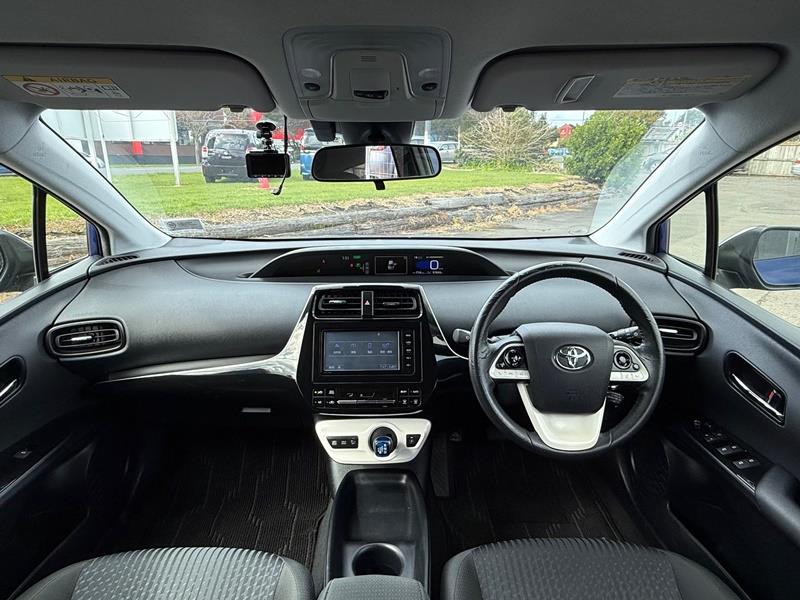 2016 Toyota Prius Carousel 3