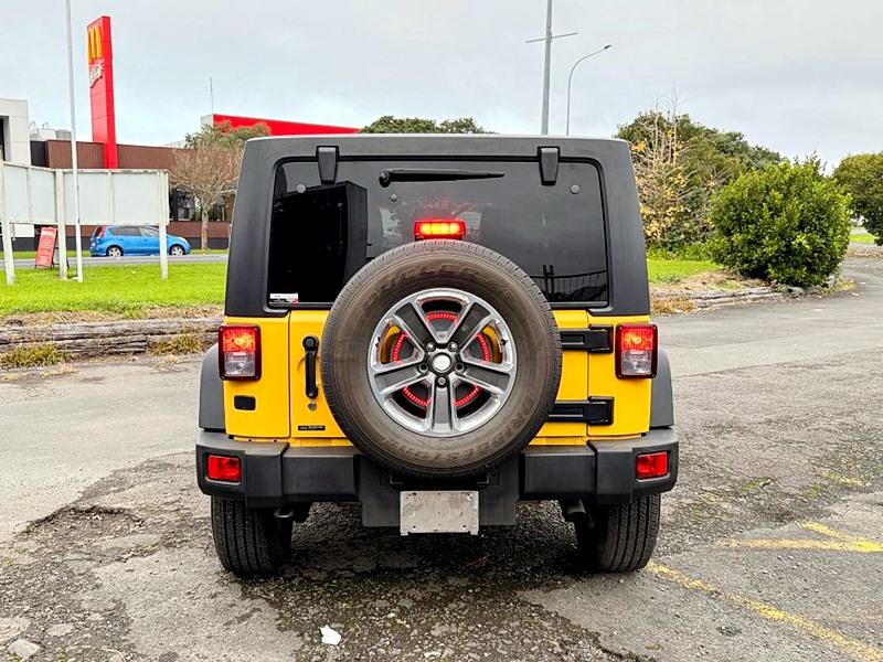 2015 Jeep Wrangler Unlimited Sport 4WD Carousel 11