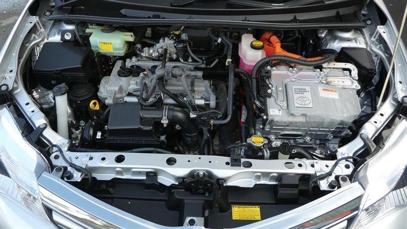 2015 Toyota Corolla FIELDER HYBRID Carousel 19