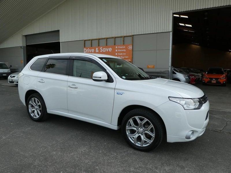 2013 Mitsubishi Outlander PHEV 2.0G PREMIUM PACKAGE Carousel 1