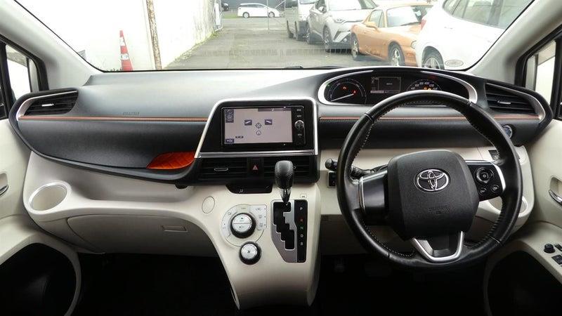 2017 Toyota Sienta Hybrid G 6 Seats!PUSH START! Carousel 17