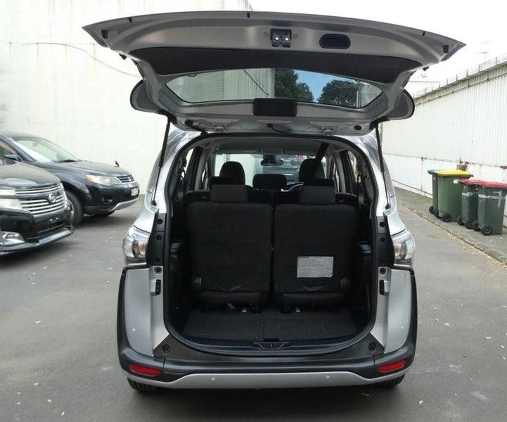 2020 Toyota Sienta HYBRID X Carousel 12