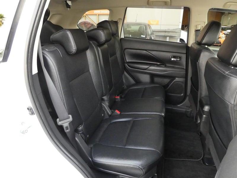2013 Mitsubishi Outlander PHEV 2.0G PREMIUM PACKAGE Carousel 11
