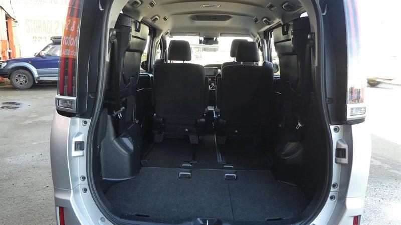 2021 Toyota Noah HYBRID 7 SEATER Carousel 16