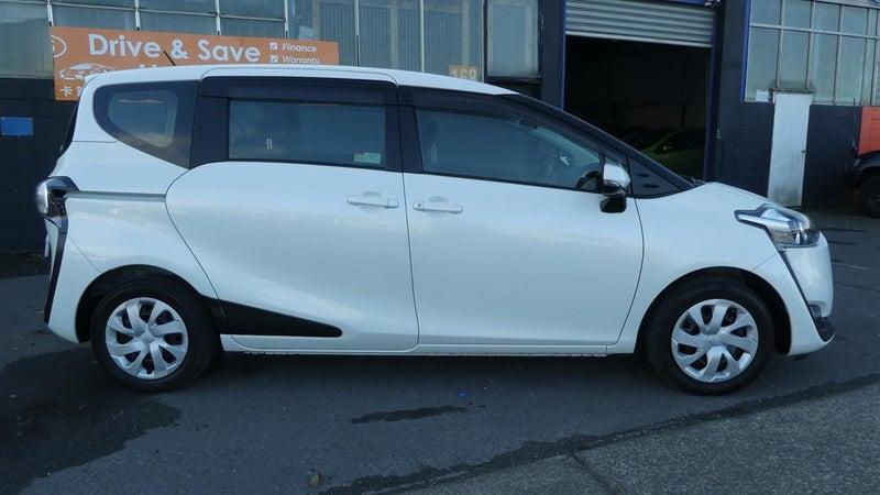 2016 Toyota Sienta 7 seater Carousel 1