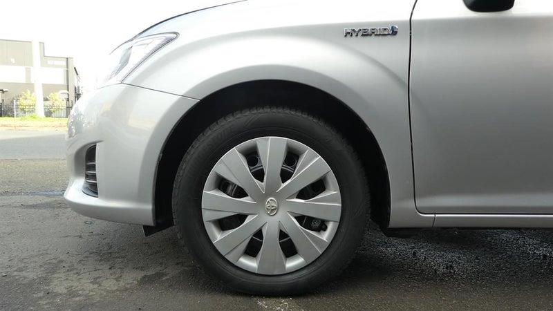 2015 Toyota Corolla FIELDER HYBRID Carousel 16