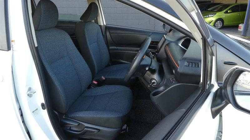 2016 Toyota Sienta 7 seater Carousel 10