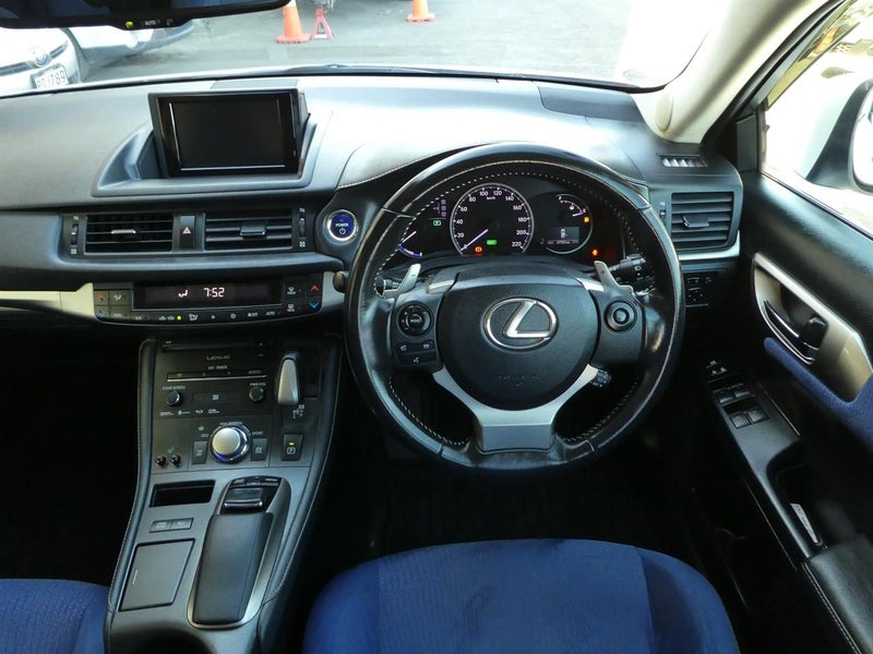 2017 Lexus CT 200h Carousel 13