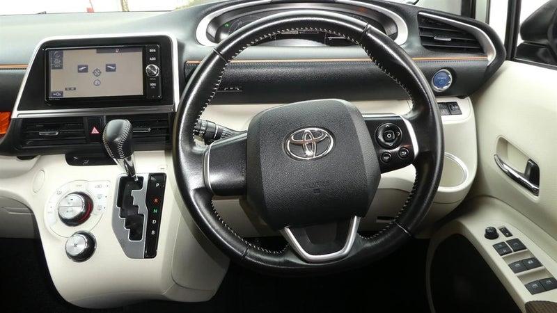2017 Toyota Sienta Hybrid G 6 Seats!PUSH START! Carousel 18