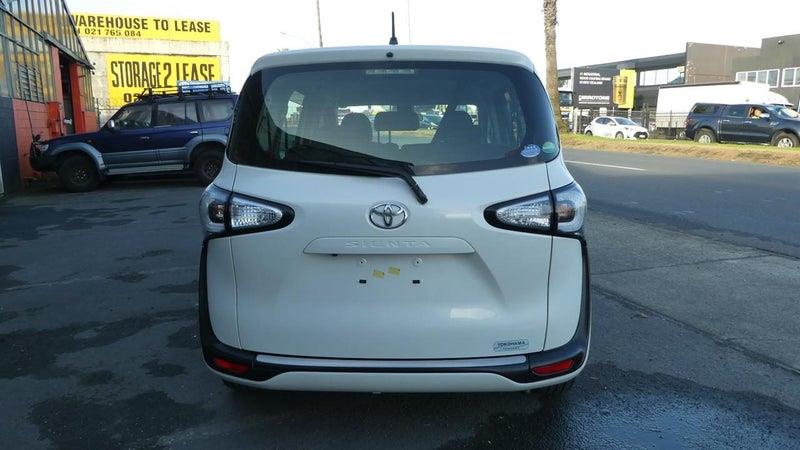 2016 Toyota Sienta 7 seater Carousel 3
