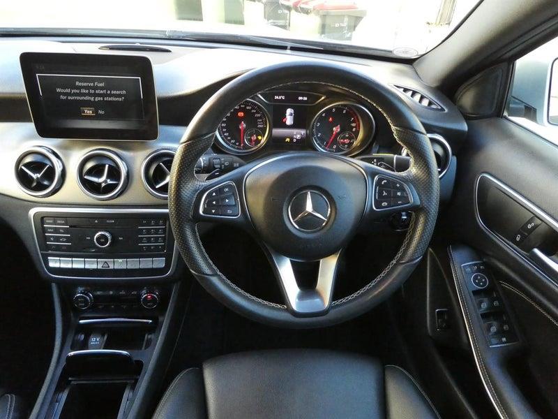 2017 Mercedes-Benz GLA 220 4 MATIC Carousel 16