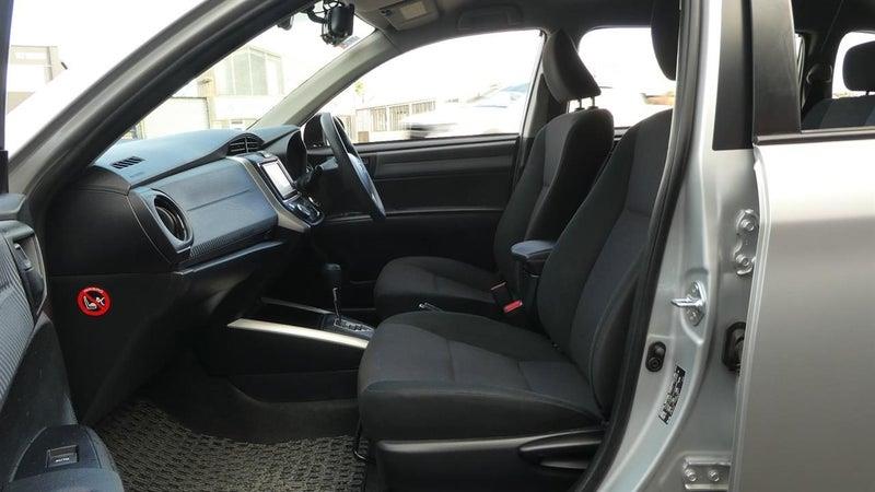 2015 Toyota Corolla FIELDER HYBRID Carousel 15