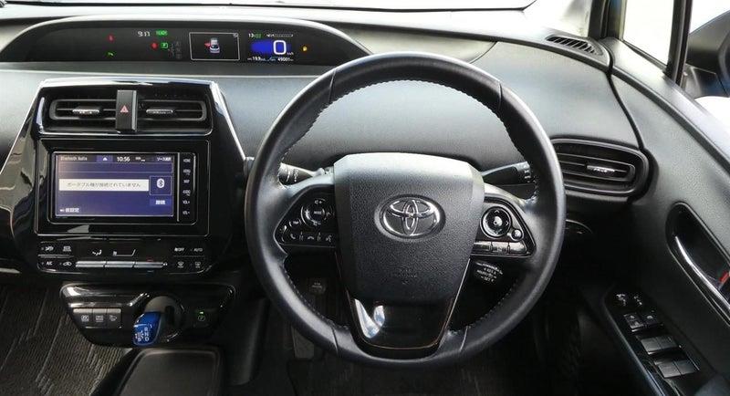 2019 Toyota Prius S MODEL! Keyless entry. Carousel 17