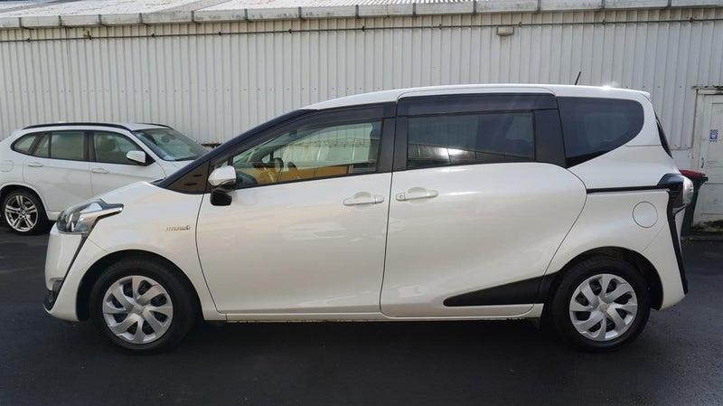 2018 Toyota Sienta Hybrid 7 Seats! Carousel 6