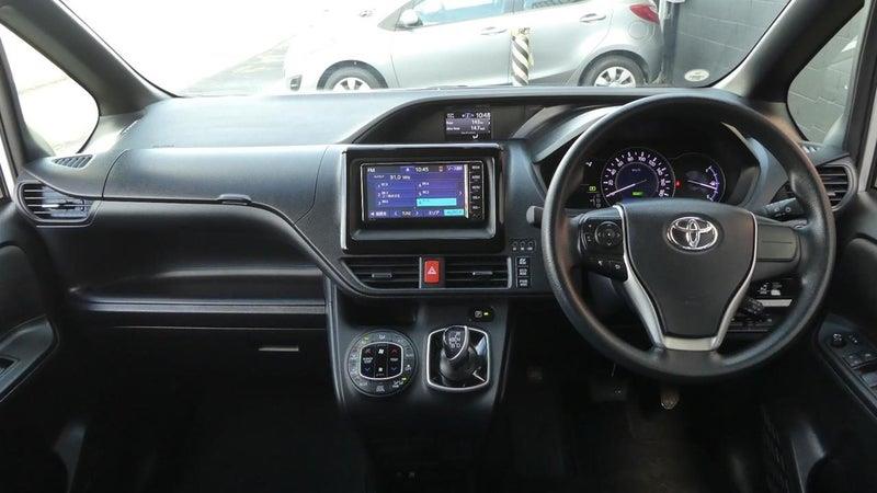 2021 Toyota Noah HYBRID 7 SEATER Carousel 14