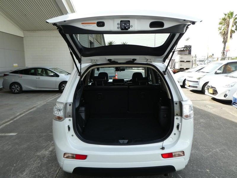 2013 Mitsubishi Outlander PHEV 2.0G PREMIUM PACKAGE Carousel 14