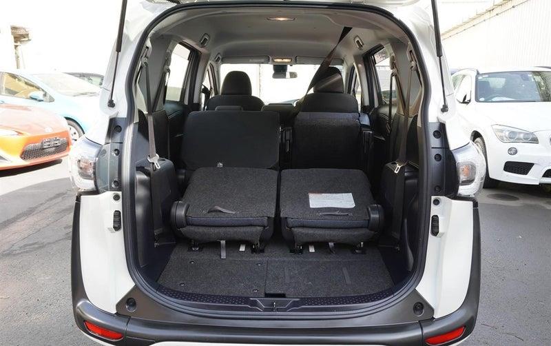 2018 Toyota Sienta Hybrid 7 Seats! Carousel 14