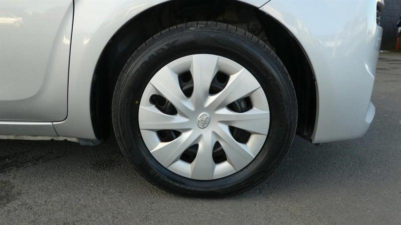2014 Toyota Spade F Carousel 13