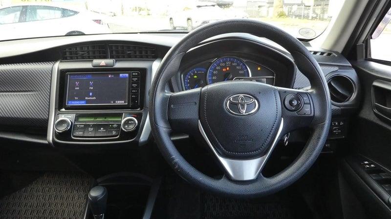 2015 Toyota Corolla FIELDER HYBRID Carousel 18