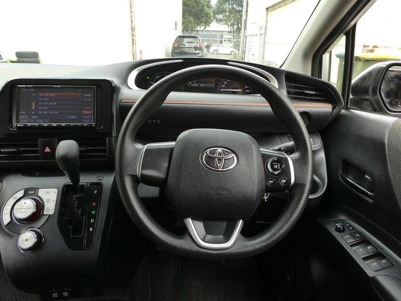2020 Toyota Sienta HYBRID X Carousel 16