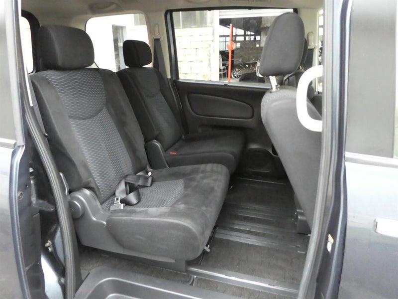 2011 Nissan Serena Carousel 11