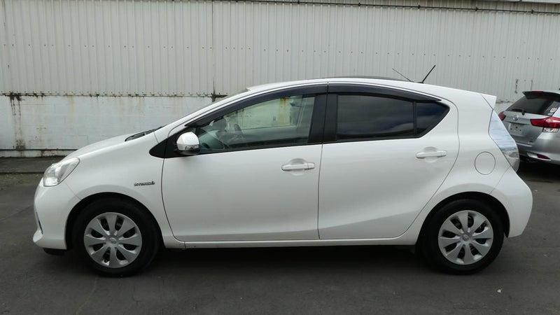 2013 Toyota Aqua S PUSH START Carousel 6