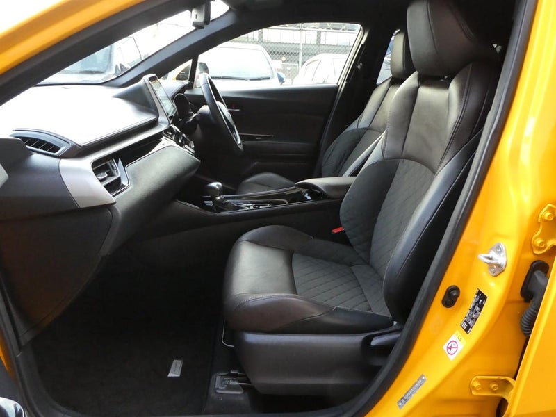 2017 Toyota C-HR HYBRID G Carousel 17