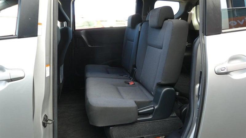 2017 Toyota Sienta Hybrid 7 Seats! Carousel 15