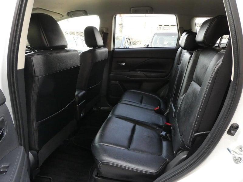 2013 Mitsubishi Outlander PHEV 2.0G PREMIUM PACKAGE Carousel 16