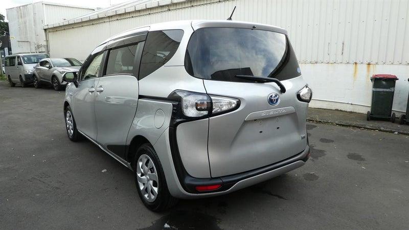 2017 Toyota Sienta Hybrid G 6 Seats!PUSH START! Carousel 4