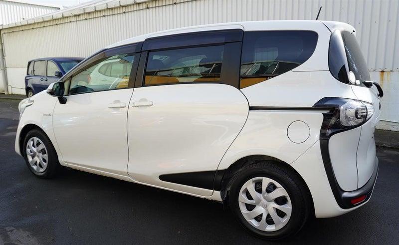 2018 Toyota Sienta Hybrid 7 Seats! Carousel 5